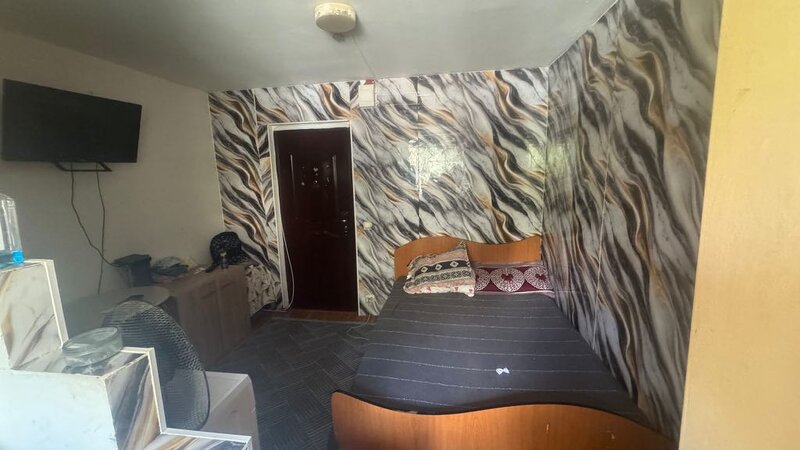 Titan, Auchan, garsoniera de vanzare.